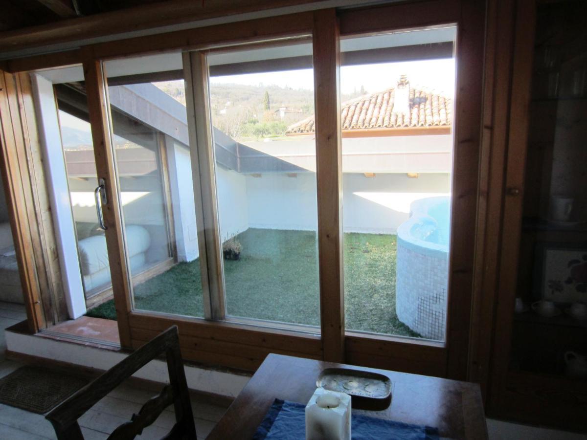 Appartement Romantica Mansarda Lago Di Garda à Lonato Extérieur photo
