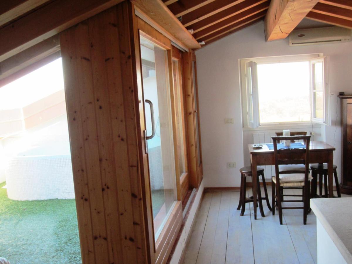 Appartement Romantica Mansarda Lago Di Garda à Lonato Extérieur photo
